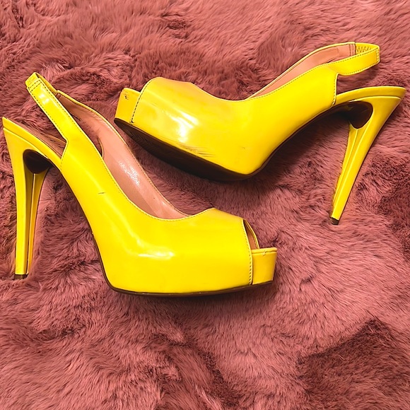 Guess high heel with platform sz.7 - Picture 2 of 4